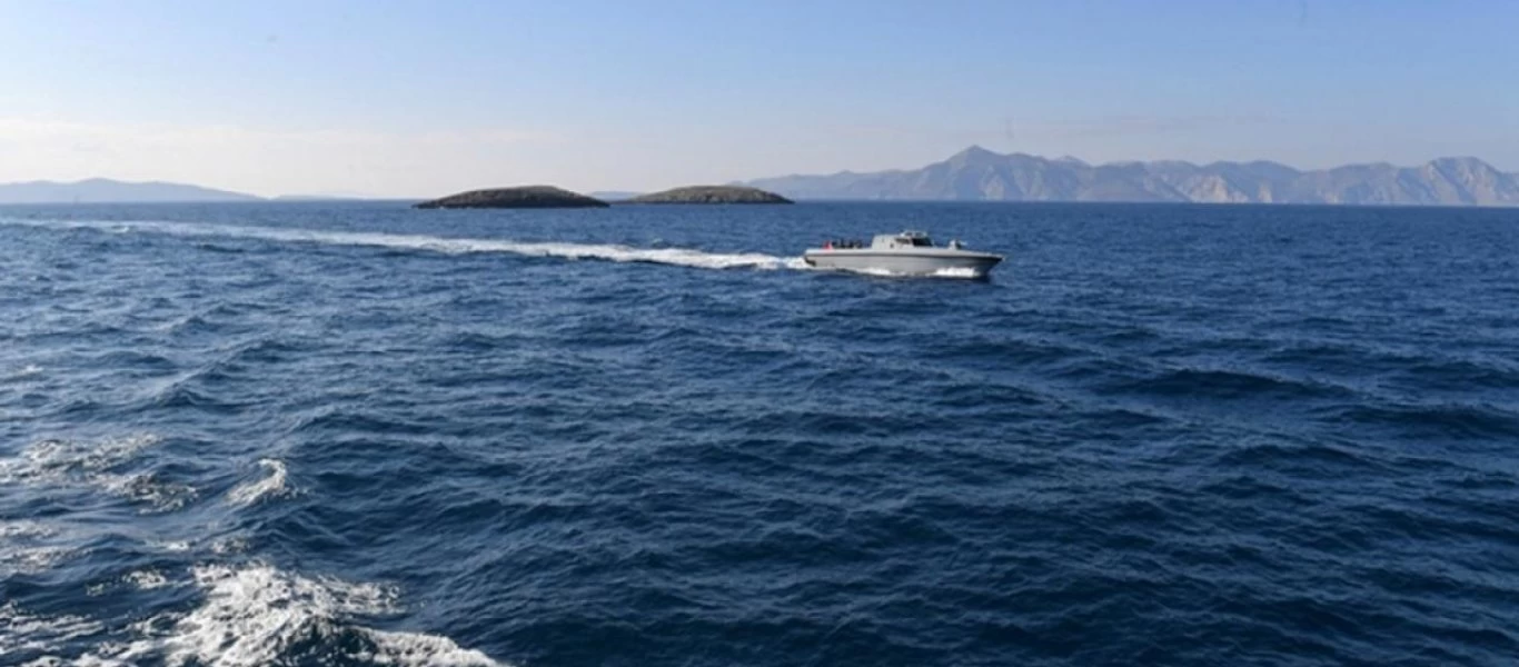 O… χαμένος πόλεμος της τσιπούρας. Πώς το τουρκικό λιμενικό έχει μετατρέψει σε γκρίζα ζώνη τα Ίμια